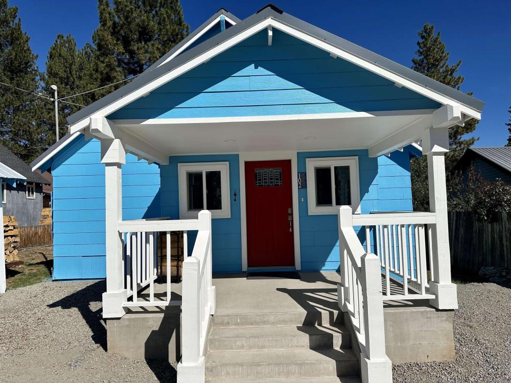 Currently Displayed Property Photo