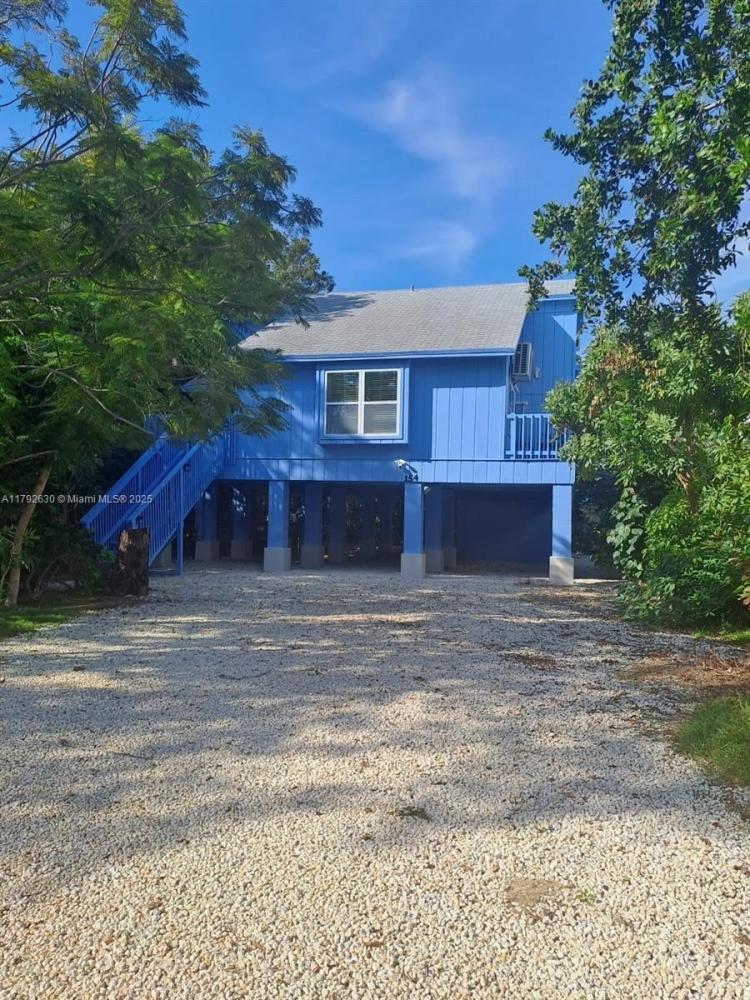Currently Displayed Property Photo