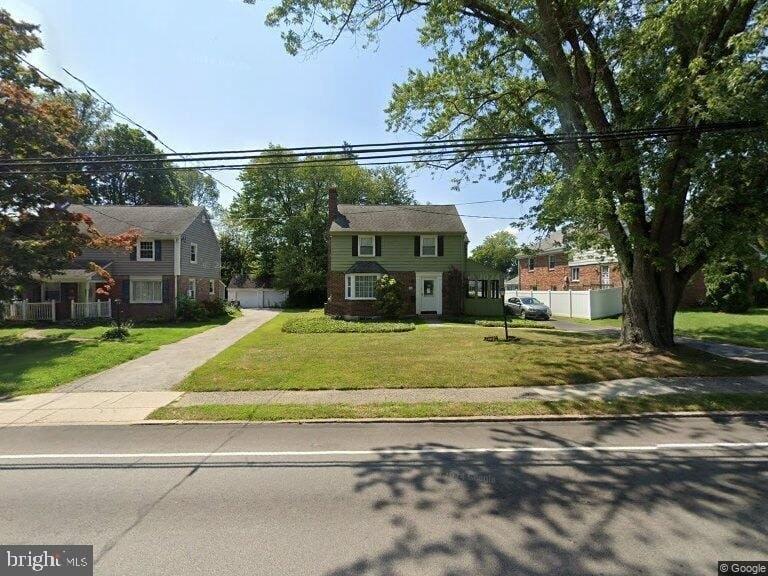 Currently Displayed Property Photo