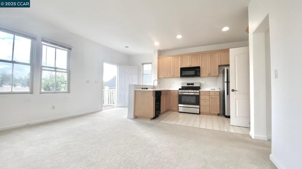 Currently Displayed Property Photo