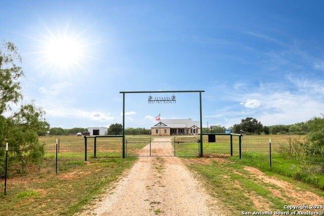 Currently Displayed Property Photo