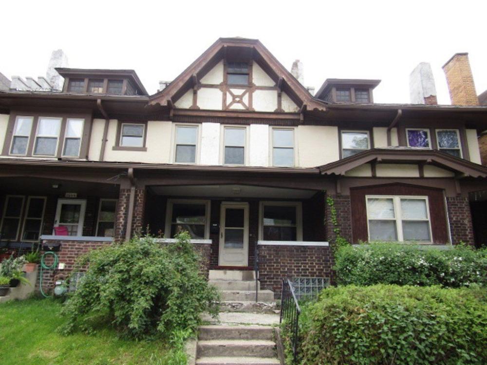 Currently Displayed Property Photo