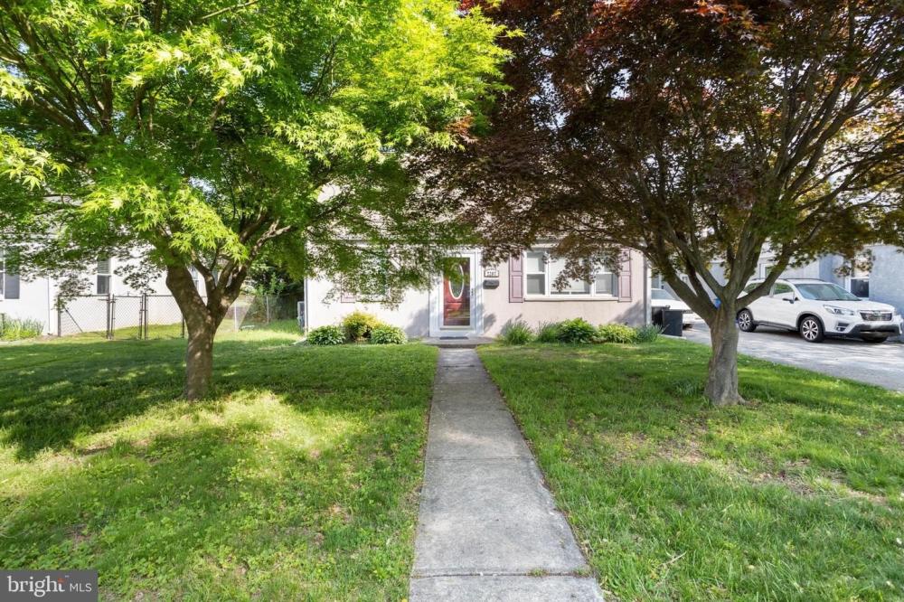 Currently Displayed Property Photo