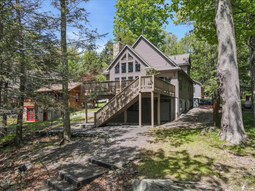 Currently Displayed Property Photo